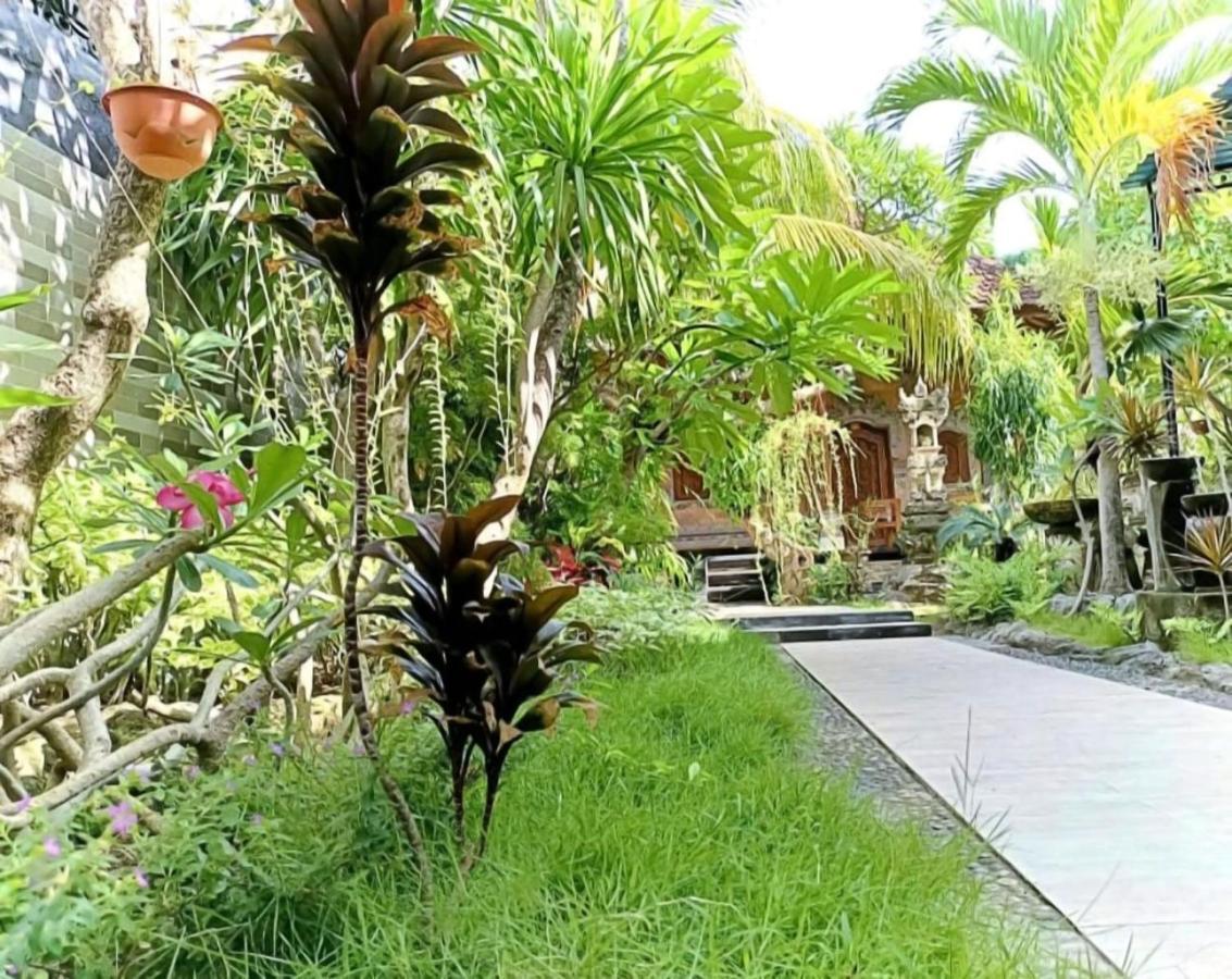 Green Palace Homestay Batununggul Esterno foto