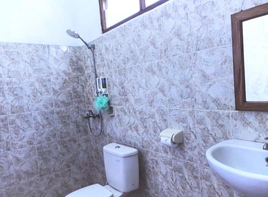Green Palace Homestay Batununggul Esterno foto