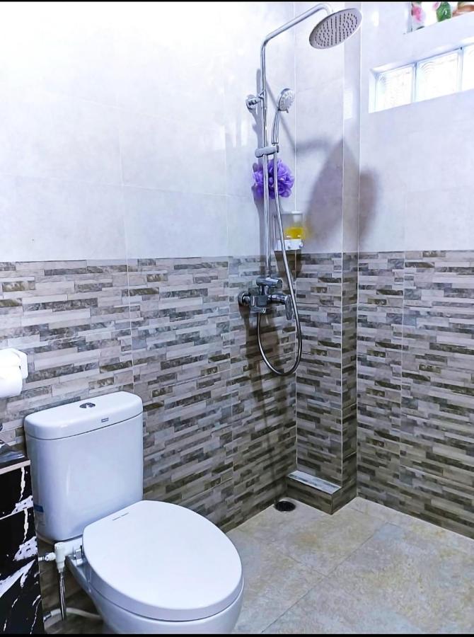 Green Palace Homestay Batununggul Esterno foto