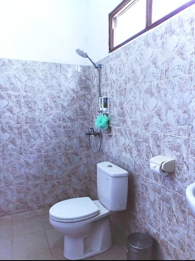 Green Palace Homestay Batununggul Esterno foto