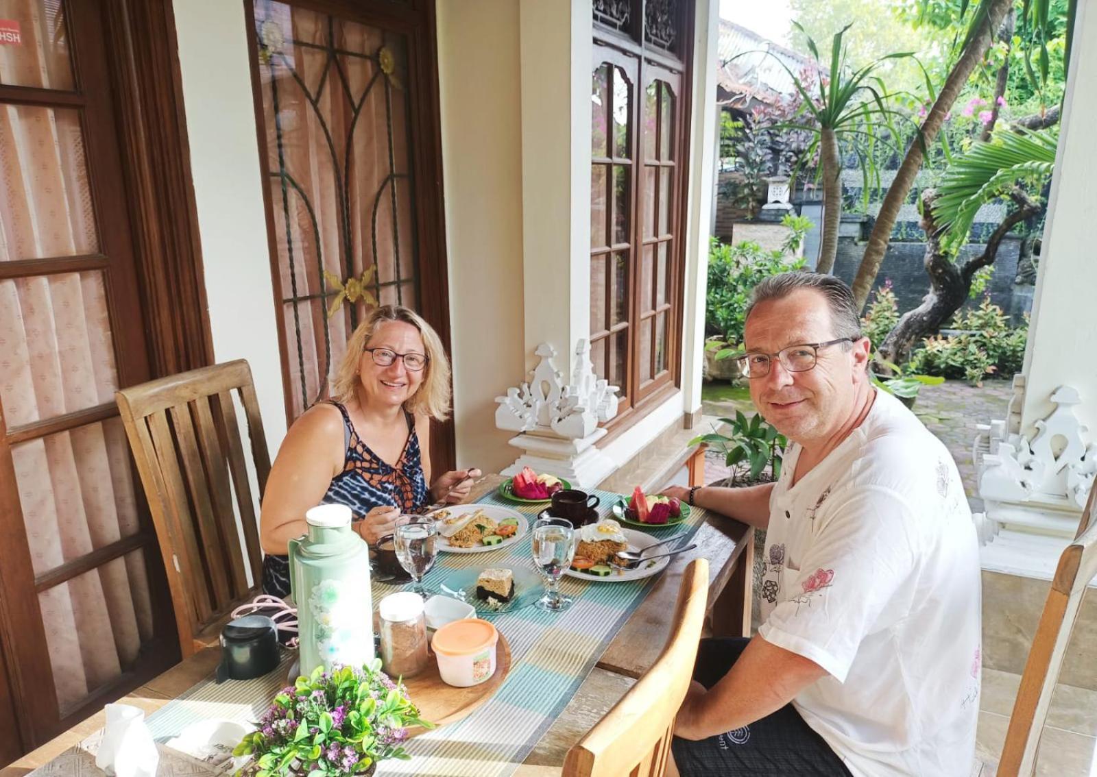 Green Palace Homestay Batununggul Esterno foto