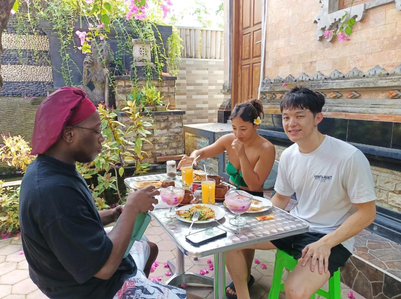 Green Palace Homestay Batununggul Esterno foto