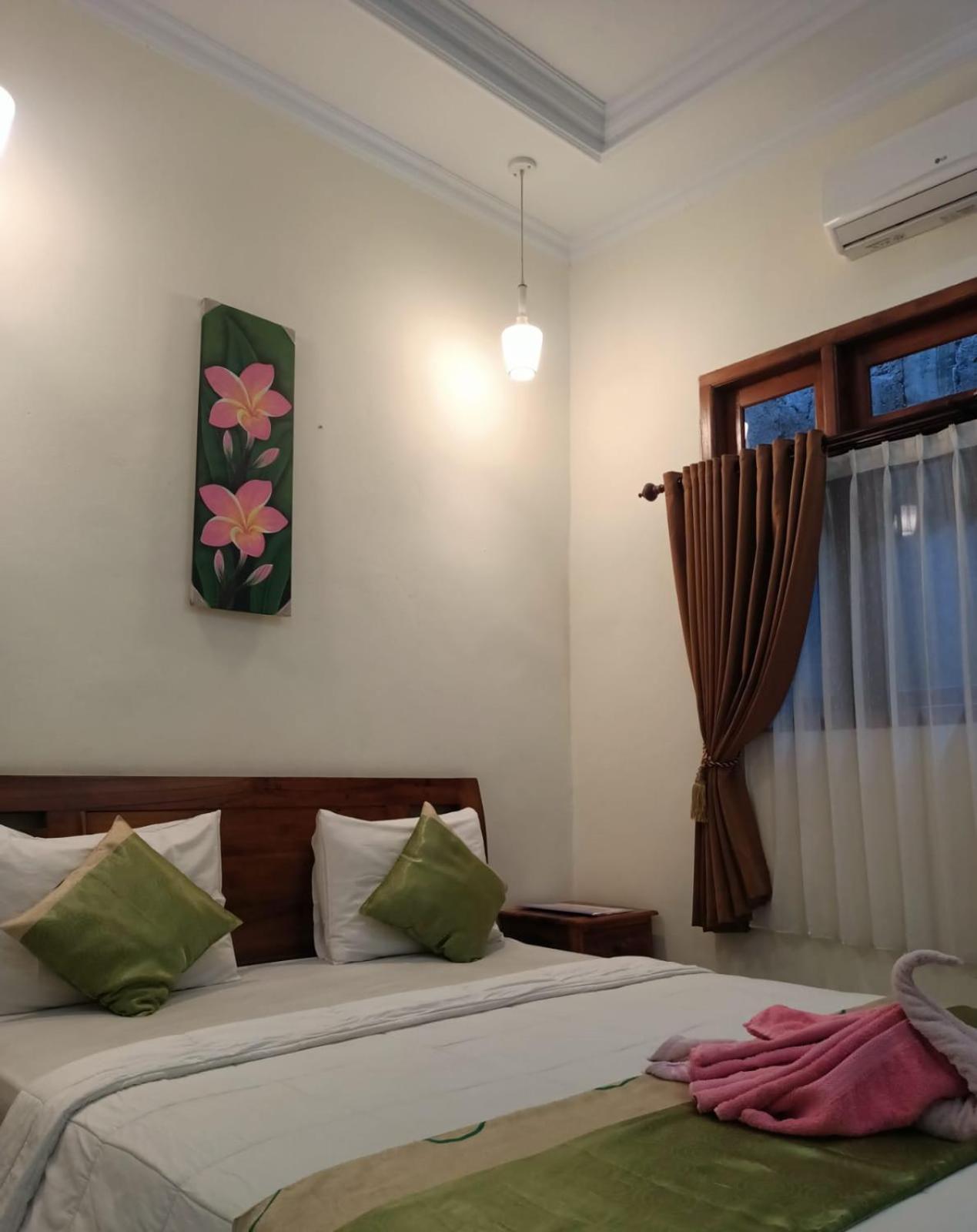 Green Palace Homestay Batununggul Esterno foto